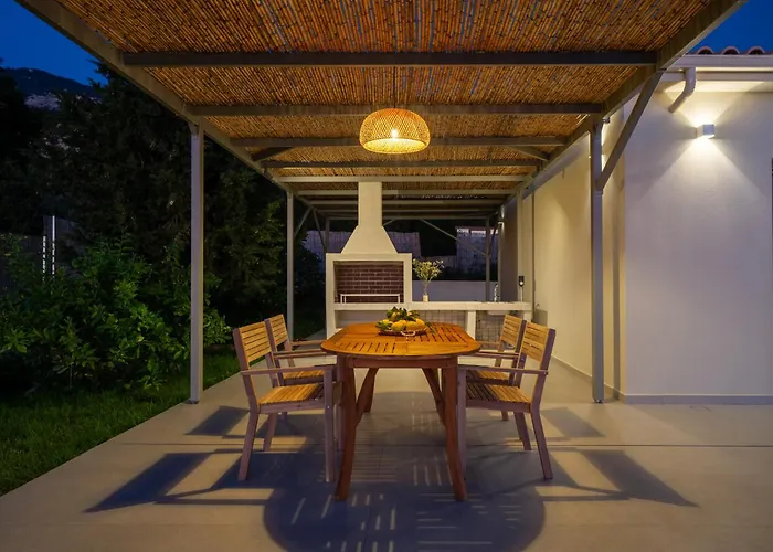 Armeno Villa Vlachata